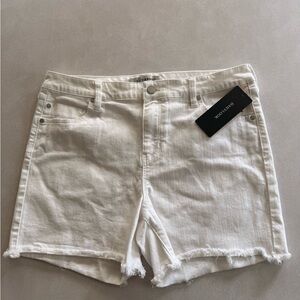 NWT Liverpool White Jean Shorts